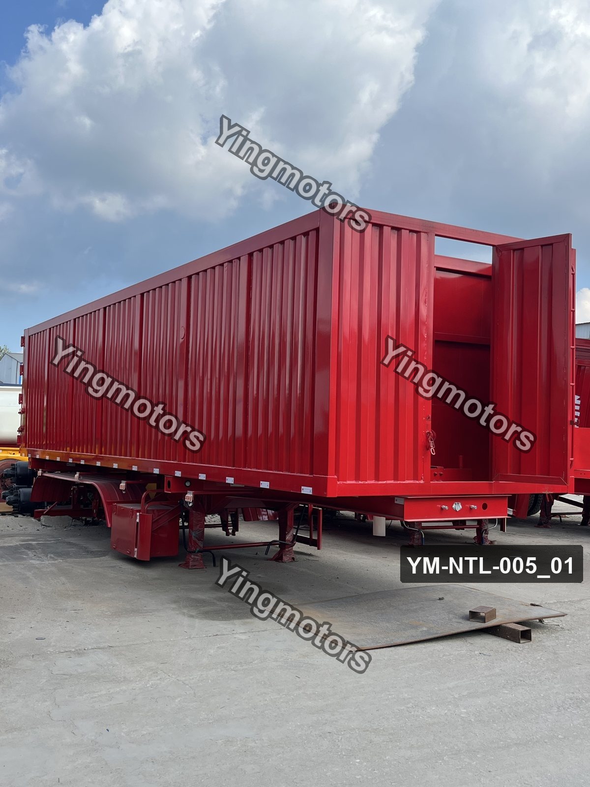 Red Van Semi-Trailer